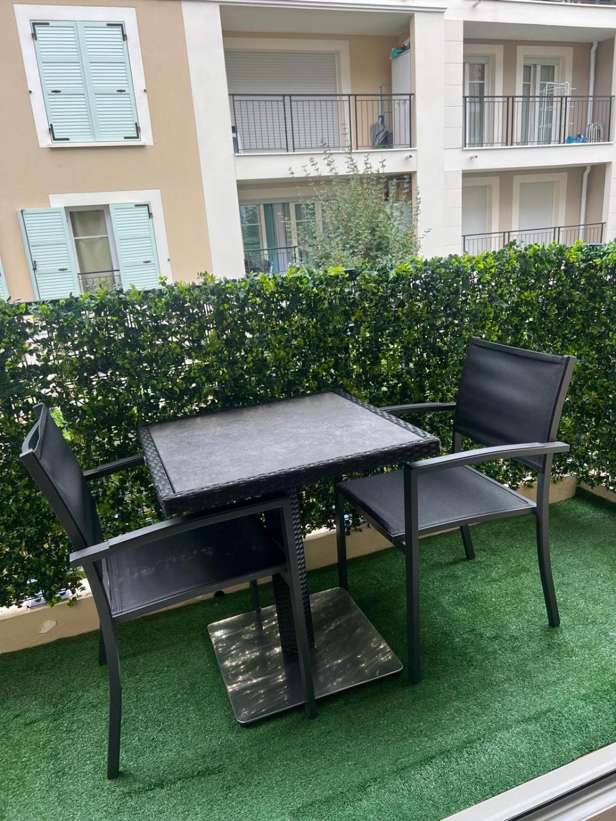 סרסל Champion Suites מראה חיצוני תמונה